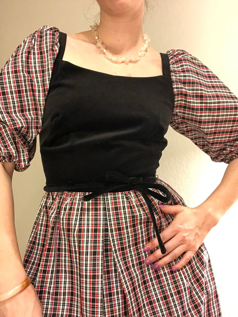 Vintage Holiday Velvet Puffed Sleeve Dress