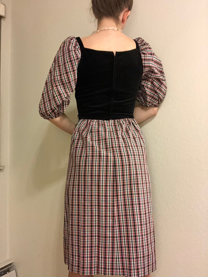 Vintage Holiday Velvet Puffed Sleeve Dress