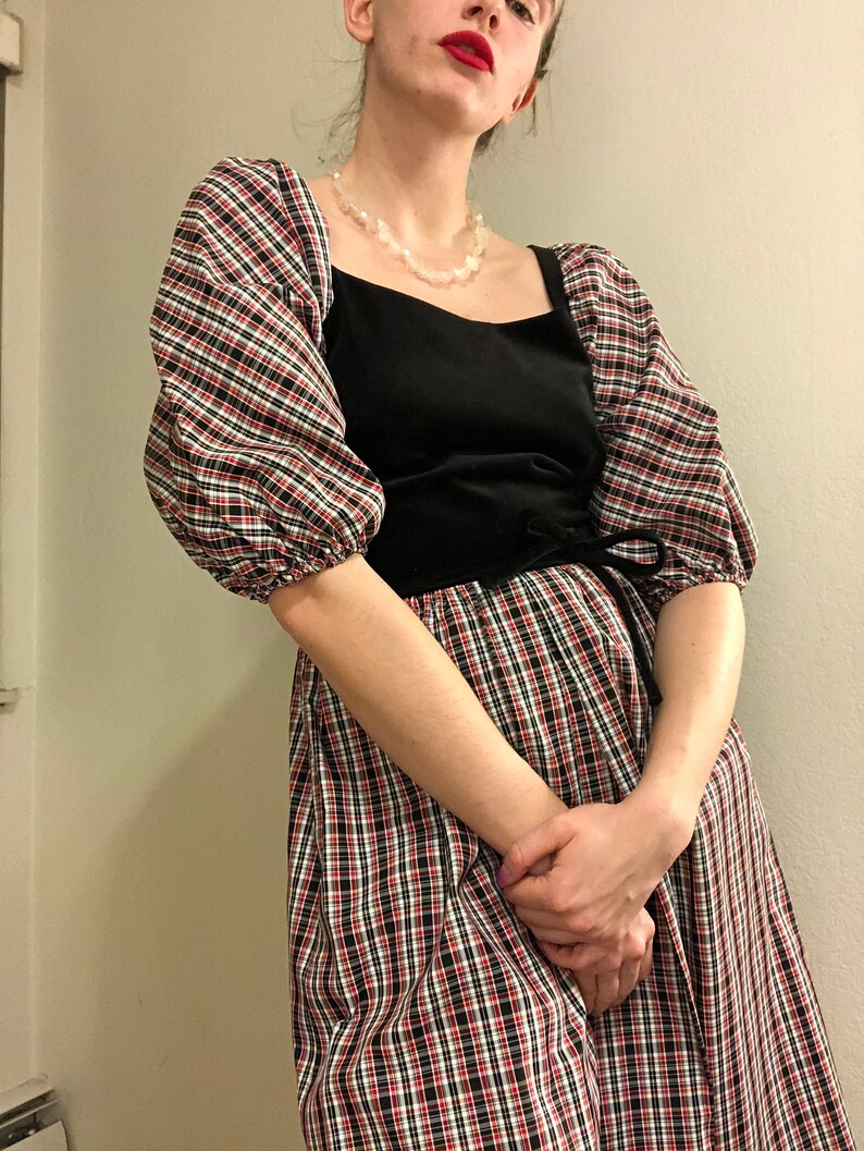 Vintage Holiday Velvet Puffed Sleeve Dress