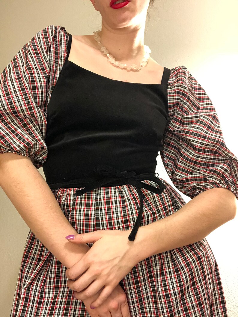 Vintage Holiday Velvet Puffed Sleeve Dress