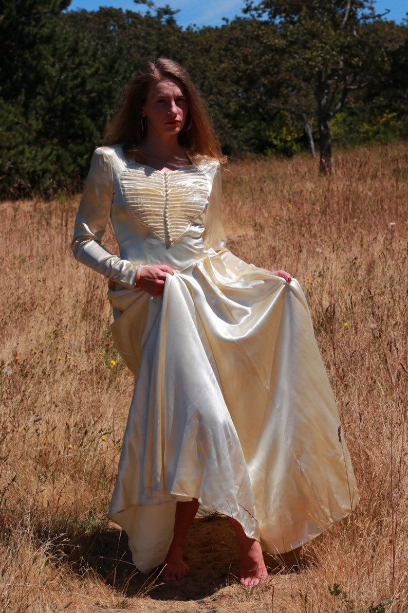 Vintage Shimmering Satin Wedding Gown