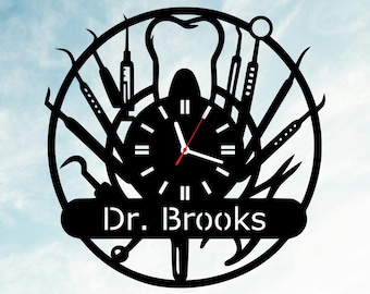 Personalized Dentist Wooden Wall Clock – Custom Dental Office Sign – Tooth Art & Decor for Clinic – Unique Gift for Dental Professionals