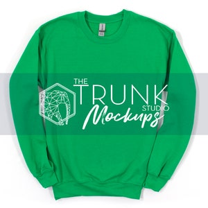 IERS GROEN 18000 Mockup, 18000 Gildan Irish Green Sweatshirt Mock Up, Sweatshirt Mockups voor mannen, Groene Sweatshirt Mockups
