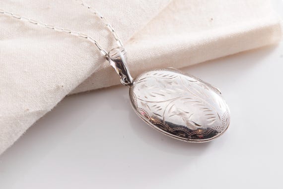 Vintage Oval Locket Silver • Personalized Gift, Pet Memorial, Anniversary Gift, Custom Photo Necklace, Antique Necklace For Her
