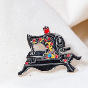 Vintage Sewing Machine Enamel Pin • Clotilde #3 Toy 1910 • Quilter & Seamstress Gift • Colorful Lapel Brooch for Sewing Enthusiasts