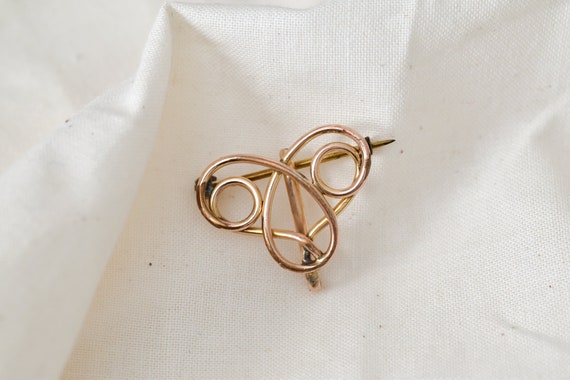 Antique Victorian Infinity Spiral Brooch | Gold F… - image 1
