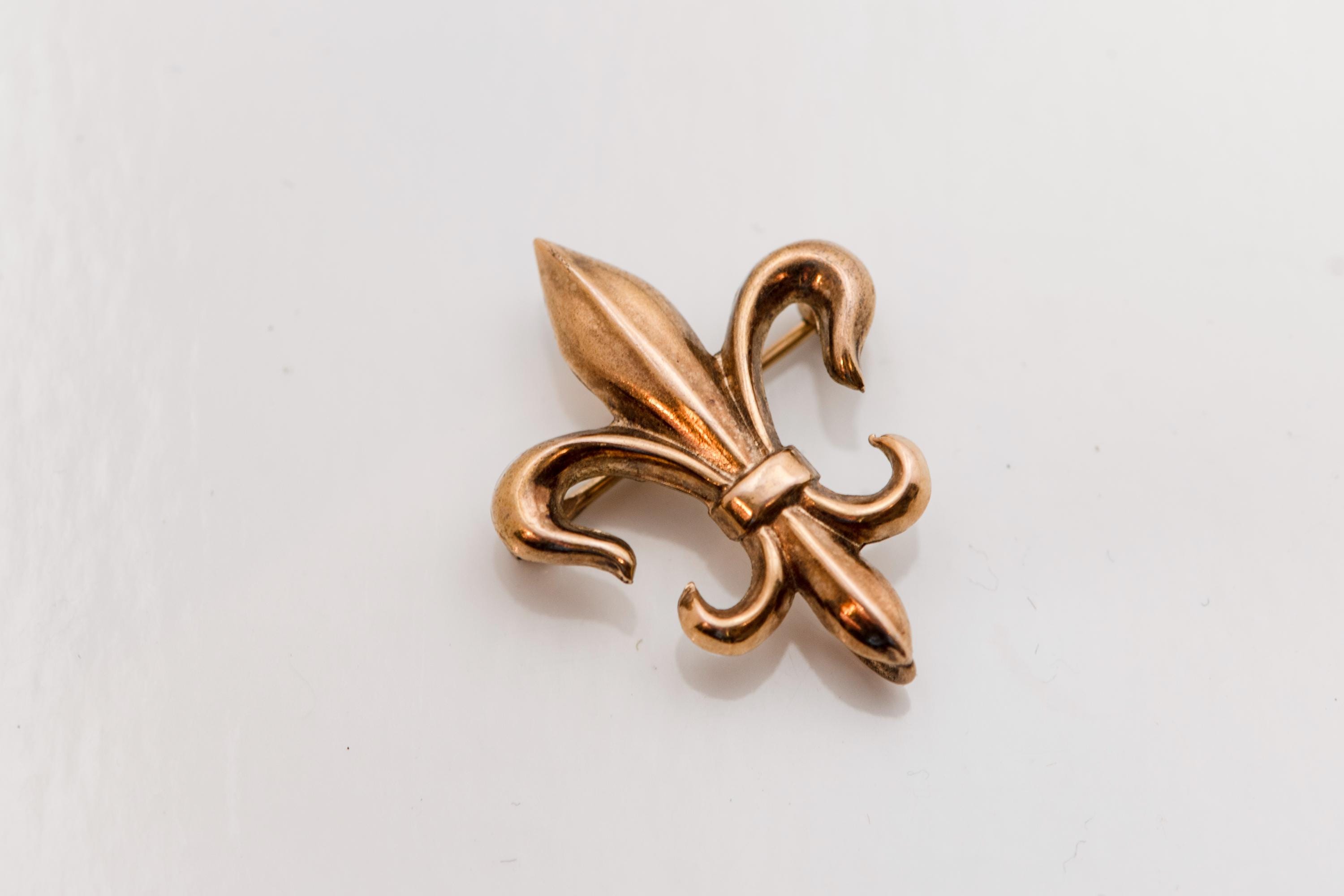 Spilla da bavero Fleur de Lis per lo sposo, fiore all'occhiello