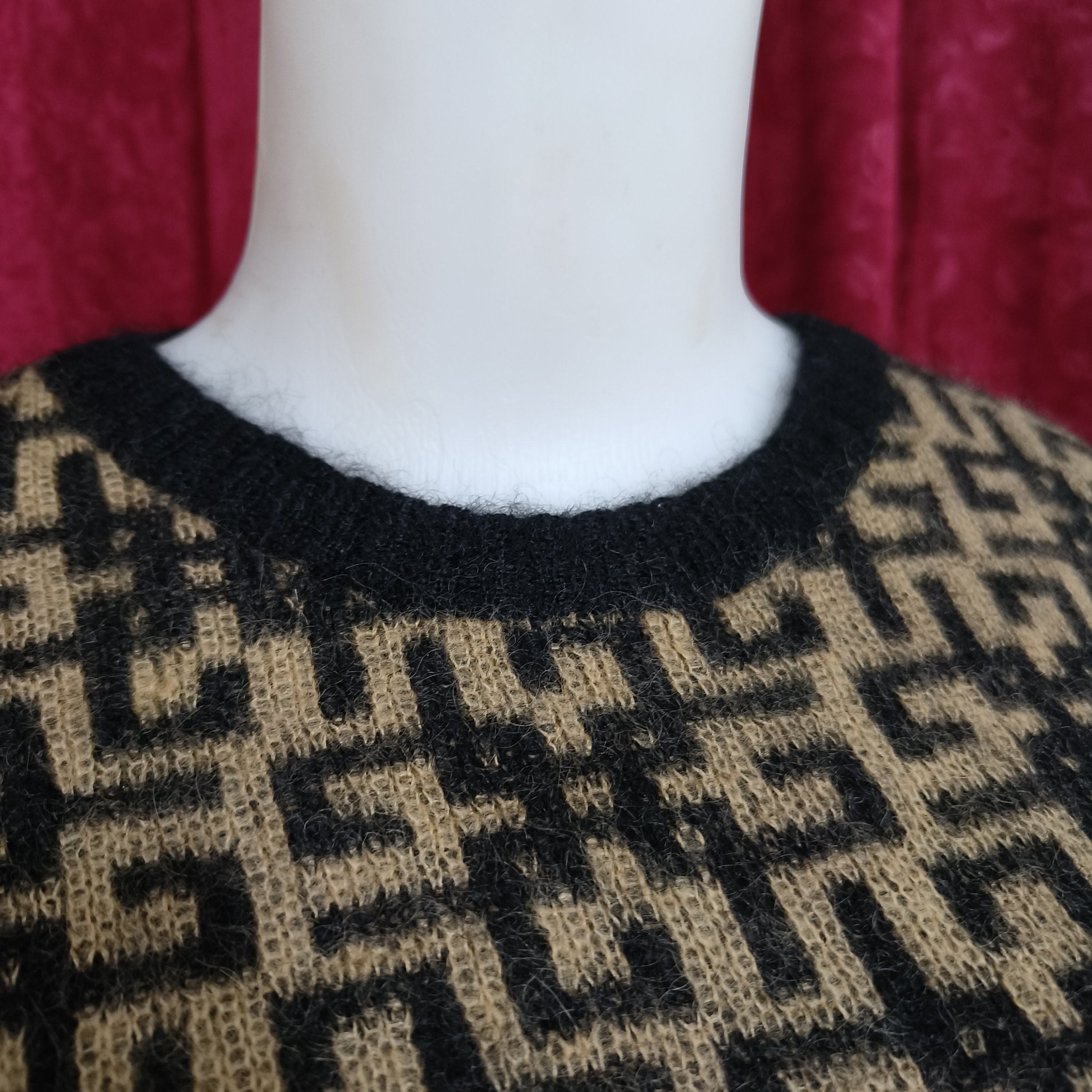 ヴィンテージ ジバンシー MOHAIR モヘア65％ セーター 4Gロゴ il_fullxfull.5986605136_j7cv.jpg