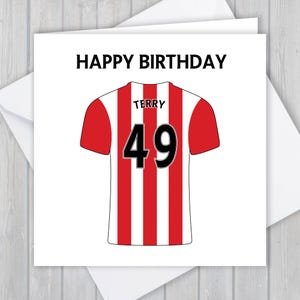 Fußball Geburtstagskarte, personalisiert, 51., 52., 53., 54., 55. Geburtstag, jeder Name & Alter, für Jungen, Mädchen, Kinder | Rot und Weiß gestreift