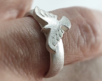 Silver statement ring, minimalist bird motif