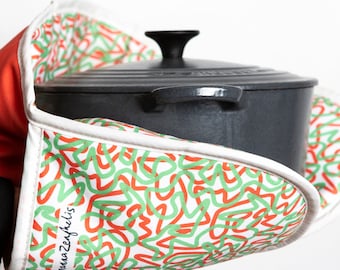 Fun cotton oven gloves, red and green abstract pattern