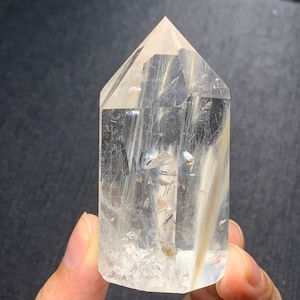 Naturweißer Amphibole Quarz Rutilquarz Turm
