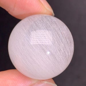 22 Gramm Naturweiße Amphibole Quarzhaar Rutilquarz Kugel