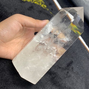 885,3g Natürlicher polierter klarer Quarz Crystal Point Kristall Zauberstab Kristallheilung
