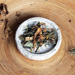 Happy Vibes Smudge | Mood Uplifting Incense Herbs -Sweetgrass Sage Rosemary Pine Needles Calendula Bay Leaf Palo Santo Catnip White Lotus