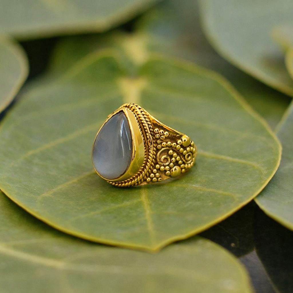 Vintage シルバー　ストーン　リング グレームーンストーンステートメントリング、ティアドロップゴールド