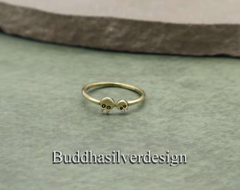 Tiny Skull Ring, Minimalist Skull Stack Ring, Gothic Skull Band, Dainty Halloween Ring, Adjustable Punk Jewelry, Alternative Gift for Her