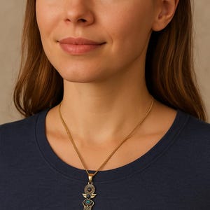 Kundalini Chakra Necklace with 7 Healing Stones – Spiritual Gold Pendant