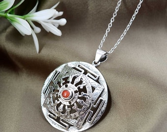 Tibetaanse mandala hanger ketting, boeddhistische wiel bedelketting, spirituele meditatie sieraden, hanger met rode steen, yogacadeau voor haar