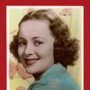 OLIVIA DE HAVILLAND - Seltene farbige Postkarte - Filmstar - Originale Kinofilmdarstellerin Postkarte - Unbenutzte Fotokarte (OS01)
