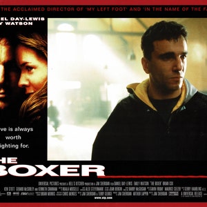 CINEMA LOBBY CARD - 'The Boxer' Filmreclame - Universal Pictures - Daniel Day-Lewis - Ierse sportfilm - 14"x11" - 35cmx28cm (UY01)