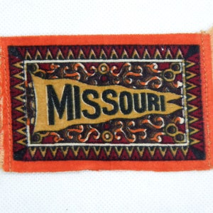 MISSOURI UNIVERSITY WINKEL - Miniatuurtapijt - 1908 American Tobacco Co. Issue - U.S. College - Schaarse deken - Poppenhuistapijt! (TG21)