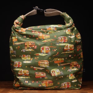 Tasche zum Krempeln aus Wachstuch mit Henkel