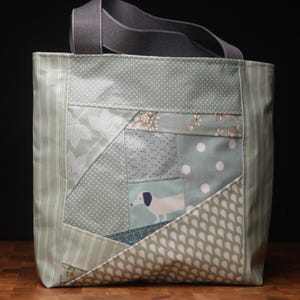 UNIKAT kleiner Shopper aus Au Maison Wachstuch im Patchwork Design