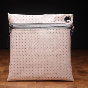 Tasche mit Karabiner aus japanischem Wachstuch