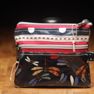Kleine Tasche aus Wachstuch mit hochwertigem Reißverschluss (mit Boden)