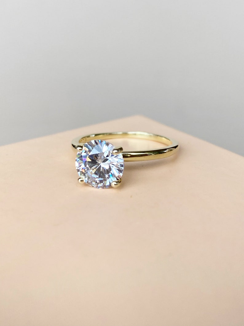 Ronde verlovingsring Gouden ring Zilveren ring Beloftering Diamanten ring Simulantring Solitaire ring Cadeau voor haar Stapelring afbeelding 3