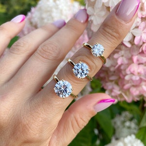 Ronde verlovingsring Gouden ring Zilveren ring Beloftering Diamanten ring Simulantring Solitaire ring Cadeau voor haar Stapelring afbeelding 10
