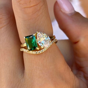 Bague Toi et moi Double Stone Fiançailles Bague émeraude 2 Stone Wedding Ring Radiant cut ring Poire ring 2 stone mothers ring Green stone ring image 9