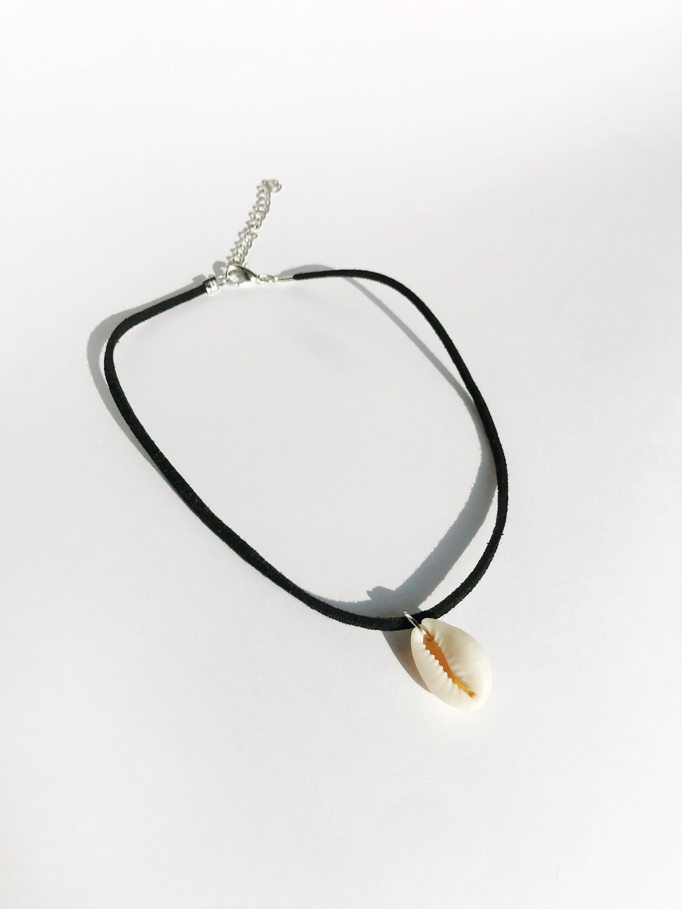 Single cowrie on sale shell necklace