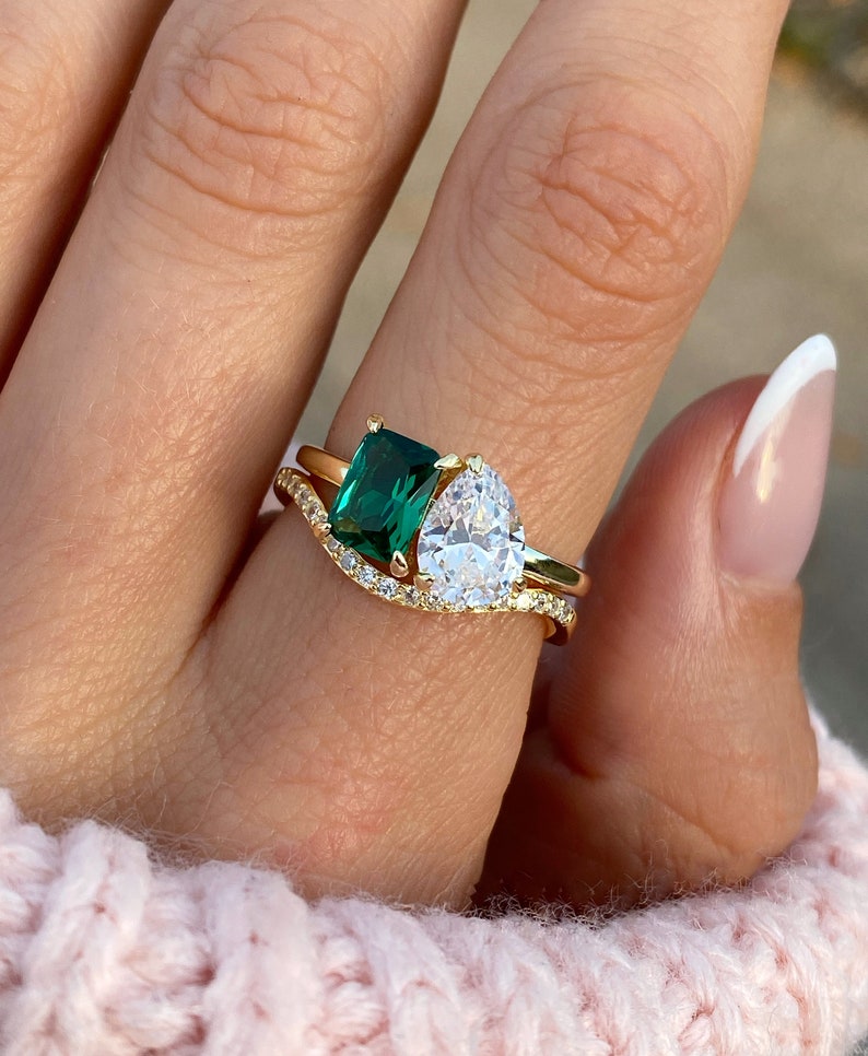 Bague Toi et moi Double Stone Fiançailles Bague émeraude 2 Stone Wedding Ring Radiant cut ring Poire ring 2 stone mothers ring Green stone ring image 5