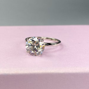 Ronde verlovingsring Gouden ring Zilveren ring Beloftering Diamanten ring Simulantring Solitaire ring Cadeau voor haar Stapelring afbeelding 9