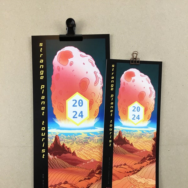 STRANGE PLANET TOURIST  - Dan Pop Kalender 2024 - (2 Größen - 3 Cover Varianten) - Wandkalender - Jahreskalender