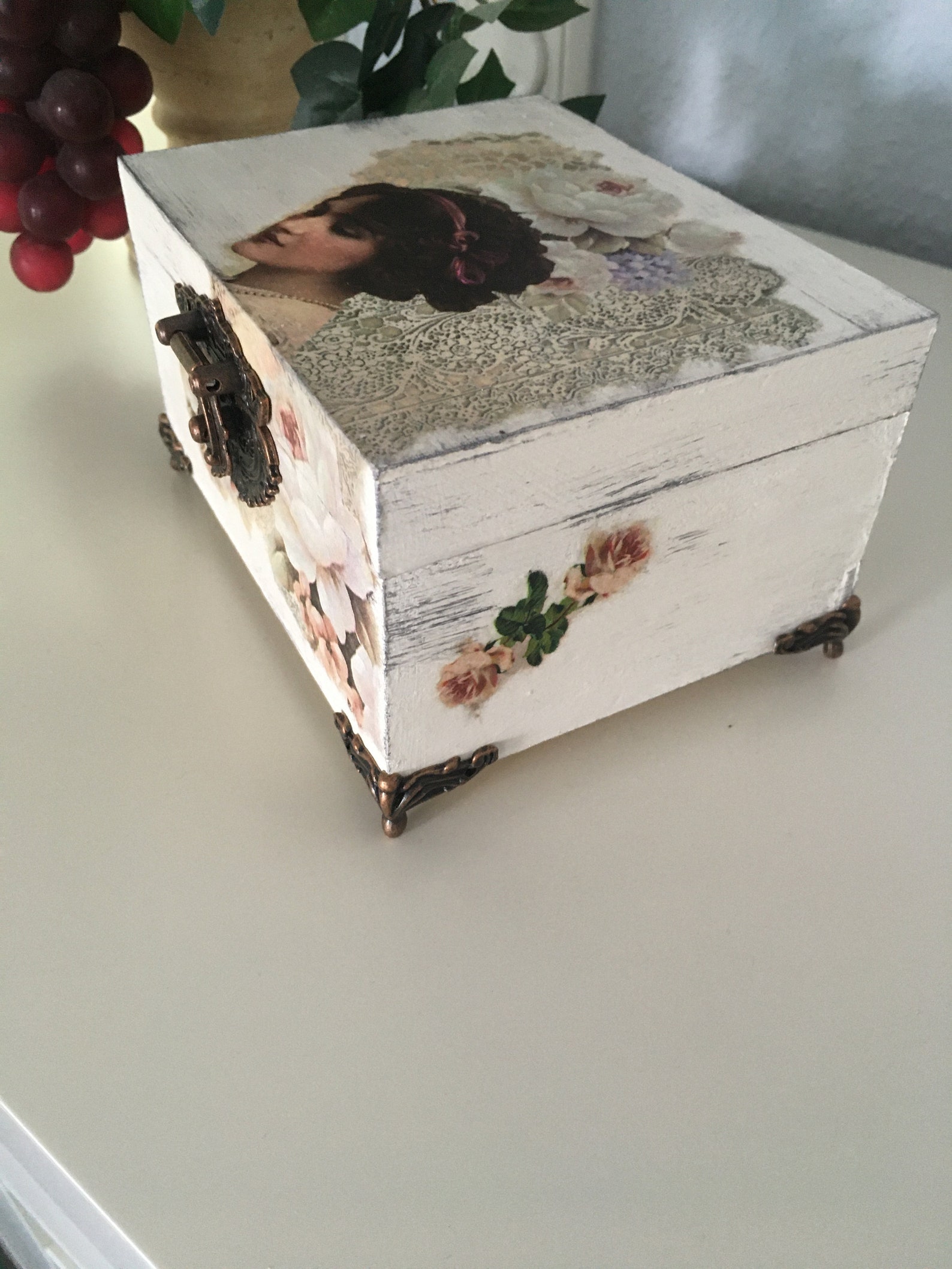 Jewellery box with feet and handle in Shabby vintage look Etsy