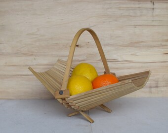 Wooden folding fruits basket, Vintage folding holder, Old fruits bowl, Decorative basket, Bread basket, Wooden serving tray, Wooden basket
