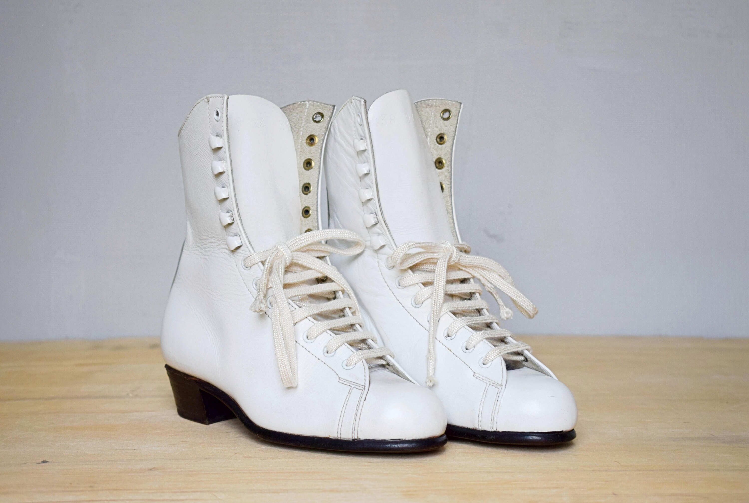 childrens ice skating boots