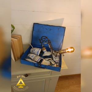 Lampada da tavolo artistica con base vintage – Gunpowder Broken Lamp