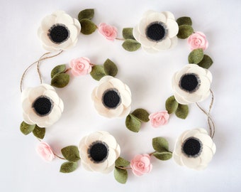 Ivory Felt Flower Garland, Baby Felt Floral Garland, Anemone Flower Garland, Spring Garland, Wedding Decor, Creamy Flower Garland