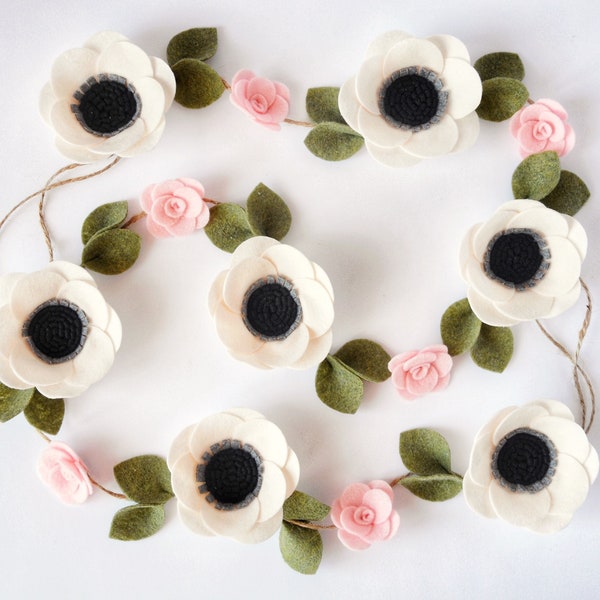 Ivory Felt Flower Garland, Baby Felt Floral Garland, Anemone Flower Garland, Spring Garland, Wedding Decor, Creamy Flower Garland