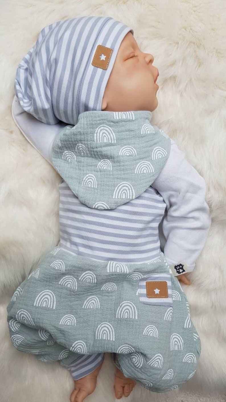 Babyset Pumphose Halstuch und Beaniemütze mit Regenbogen Mint Erstlingsset Bild 4