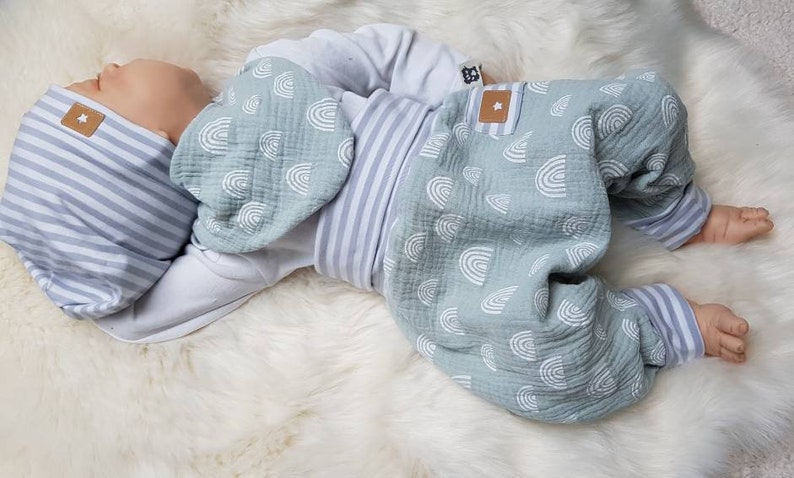Babyset Pumphose Halstuch und Beaniemütze mit Regenbogen Mint Erstlingsset Bild 10