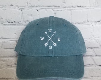 Sombrero de aventura bordado con brújula