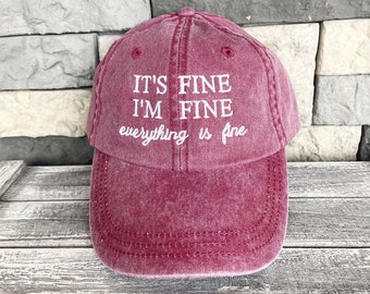 Está bien, estoy bien, todo está bien - Sombrero teñido con pigmento bordado