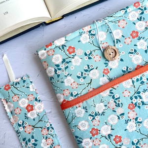 Floral Padded Book Sleeve with Pocket: Blue Spring Book Cover