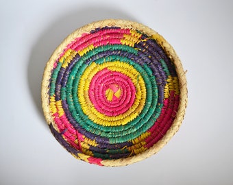 Mand Vintage wanddecoratie kleurrijk vlechtwerk Afrikaanse jaren 1960 Interieur etno ethiek folkoristische natuurlijke wanddecoratie Interieur Boho