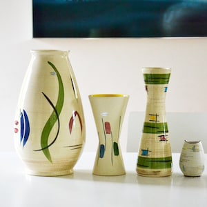 Mid Century Modern Ceramic Bay Vase Germany 515-35 matt white beige blue yellow red green Interior fifties sixties Modernist MCM